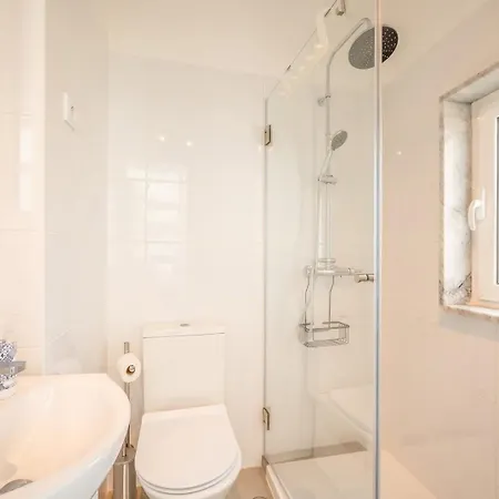 Guestready - Captain's 2e Near Alfama Лиссабон